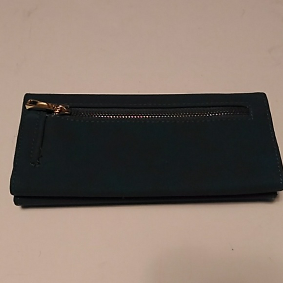 Ladies Apt. 9 Safekeeper wallet - Picture 2 of 3